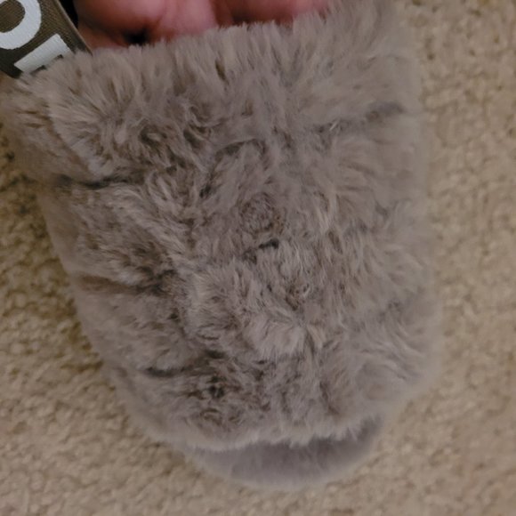 RT Sport Fuzzy Slippers - Brown - Size 36-37 - Picture 3 of 4